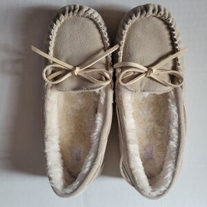 Stars above kids Tan slippers size 5